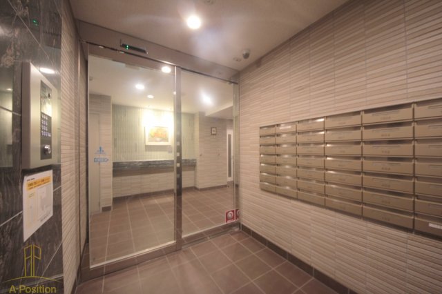 エントランス　LOWLANDS西天満