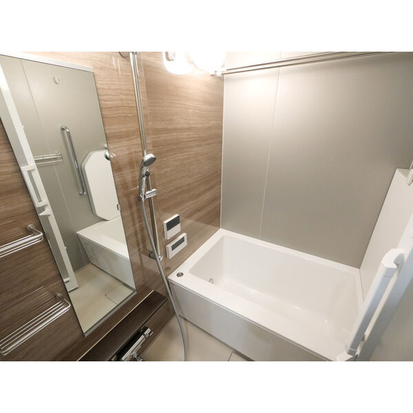 バス・シャワールーム　※別室の参考写真の為、現況優先です。