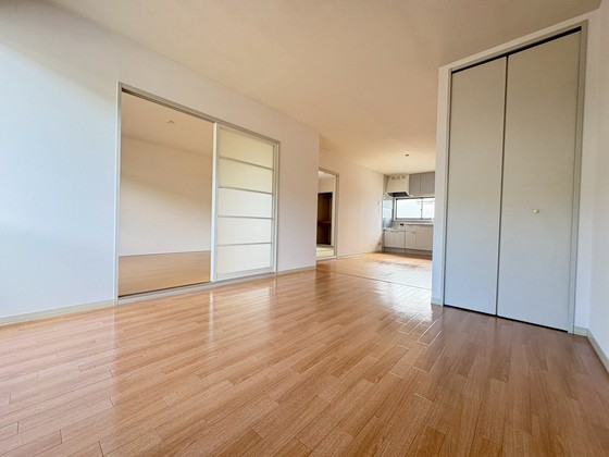 居室・リビング　※別部屋の写真です