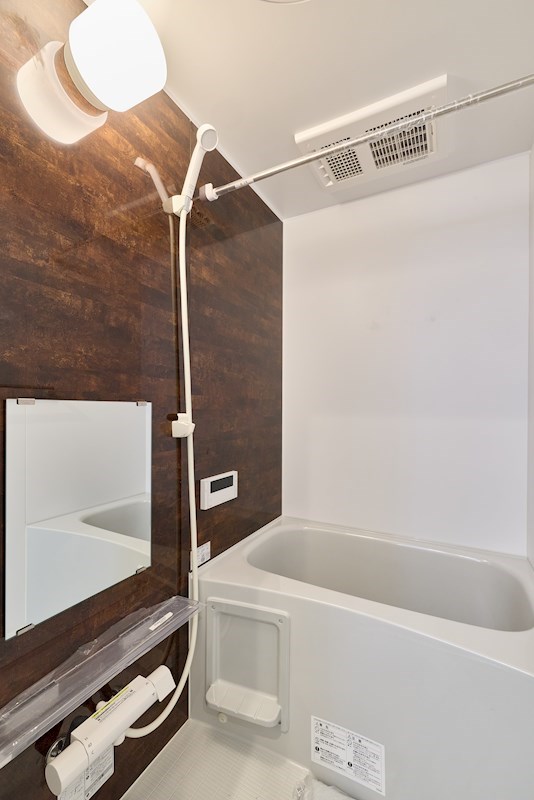 バス・シャワールーム　追焚き、浴室乾燥機付きバス