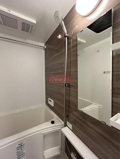 バス・シャワールーム　洗面