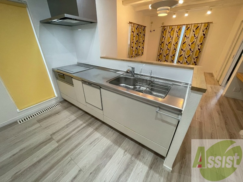 キッチン　リビングが見渡せる対面キッチンになってます。