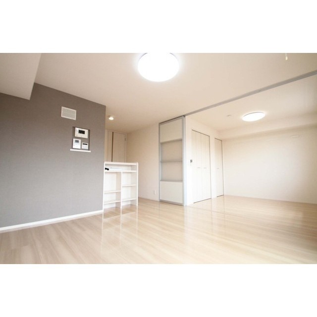 居室・リビング　※２０２にて撮影（反転）