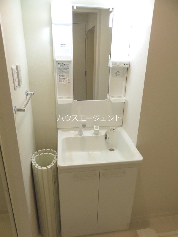 洗面設備　独立洗面台付きです。※参考画像