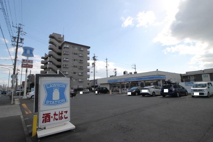 コンビニ　ローソン中川馬手町一丁目店（コンビニ）まで862m