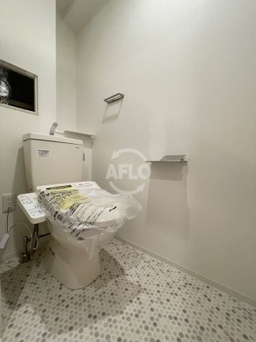 トイレ　ATKレジデンスなんば　温水洗浄便座