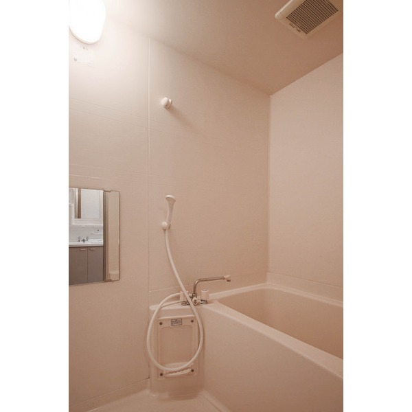 バス・シャワールーム　同じ間取のお部屋。