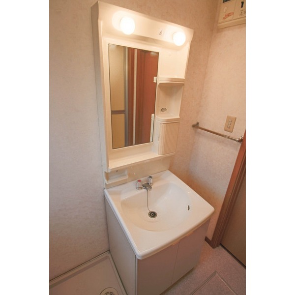 洗面設備　同じ間取のお部屋。