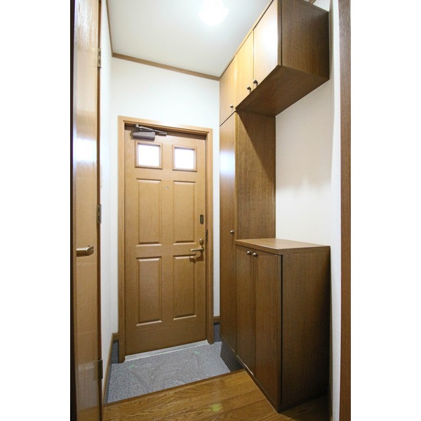 玄関　同じ間取のお部屋。