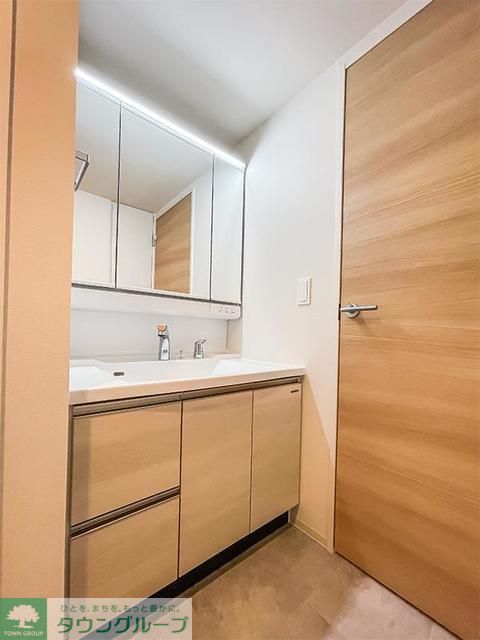 洗面設備　※写真は同タイプ住戸です。