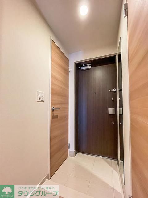 玄関　※写真は同タイプ住戸です。