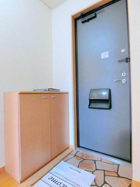 玄関　写真は別のお部屋のイメージです。現状優先。