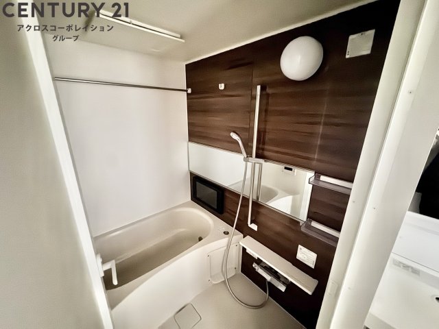 バス・シャワールーム　浴室乾燥機付きのお風呂です♪