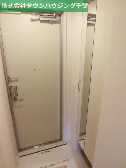 玄関　ミラー付きシューズクローク