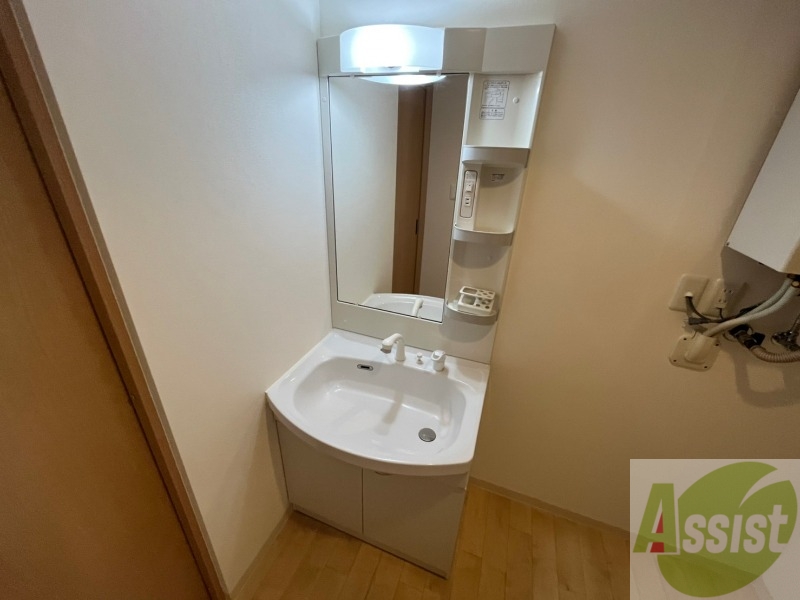 洗面設備　こちらに洗面台があります。朝の洗顔はこちらで。