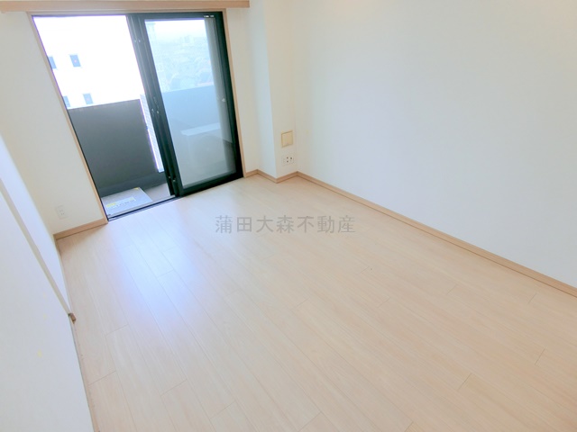 居室・リビング　洋室　ダウンライト照明.エアコンと室内物干し付！　 産業道路