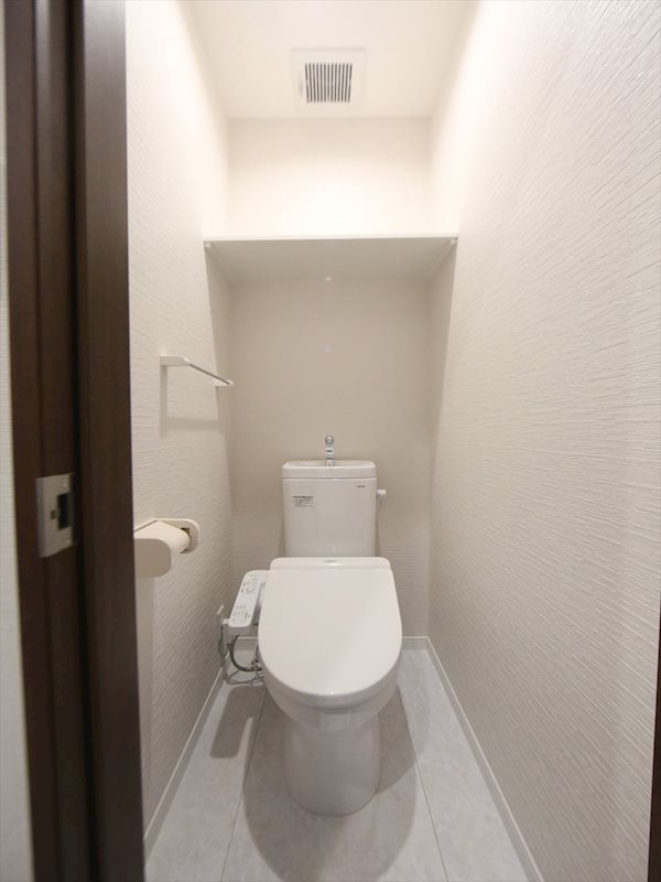 トイレ　温水洗浄暖房便座付トイレ