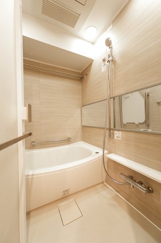 バス・シャワールーム　※写真は同タイプ住戸です。