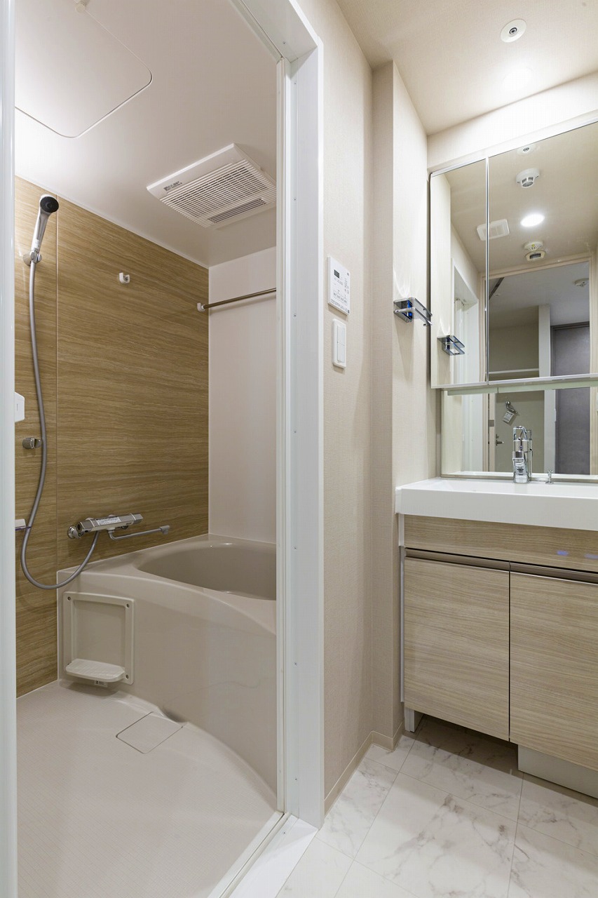 バス・シャワールーム