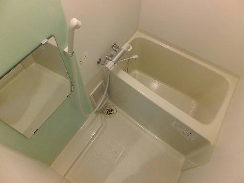 バス・シャワールーム　浴室換気乾燥機付きで雨の日も洗濯物を乾かせます