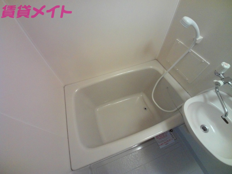 バス・シャワールーム　別部屋参考写真です。