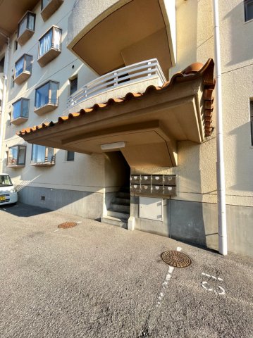 エントランス　建物の内部です