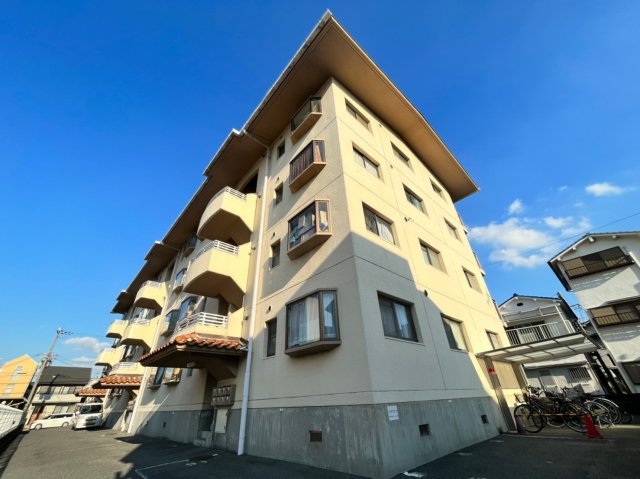 建物外観　落ち着いた雰囲気の外観です