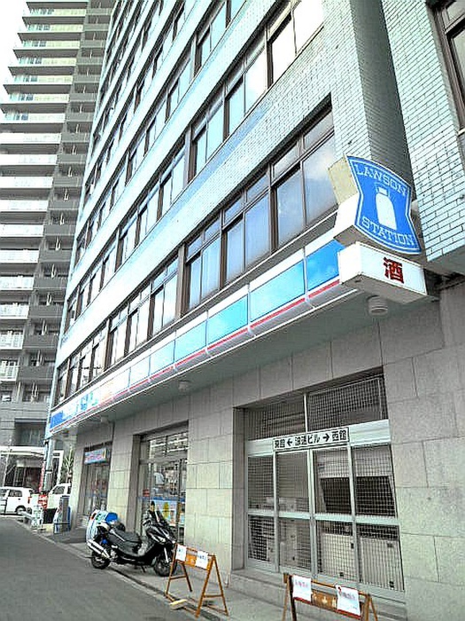 コンビニ　ローソン（コンビニ）まで185m