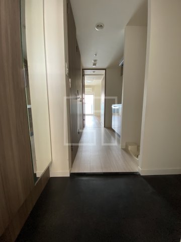 玄関　プレサンス心斎橋ソレイユ　玄関スペース