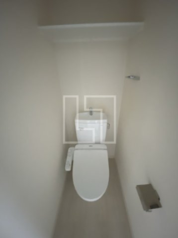 トイレ　プレサンス心斎橋ソレイユ　温水洗浄便座