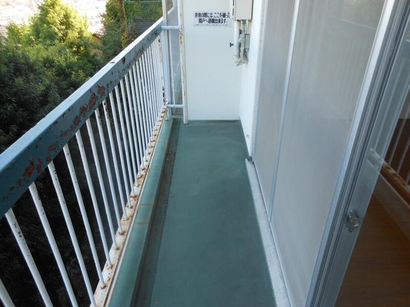 バルコニー　バルコニーも広いので洗濯物干し放題