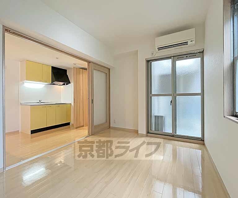 ウインドベル芦刈山の居間写真