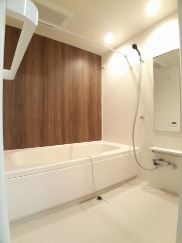 バス・シャワールーム　落ち着いた空間のお風呂です