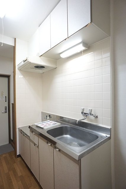 キッチン　※掲載写真は、同タイプの別部屋写真です。