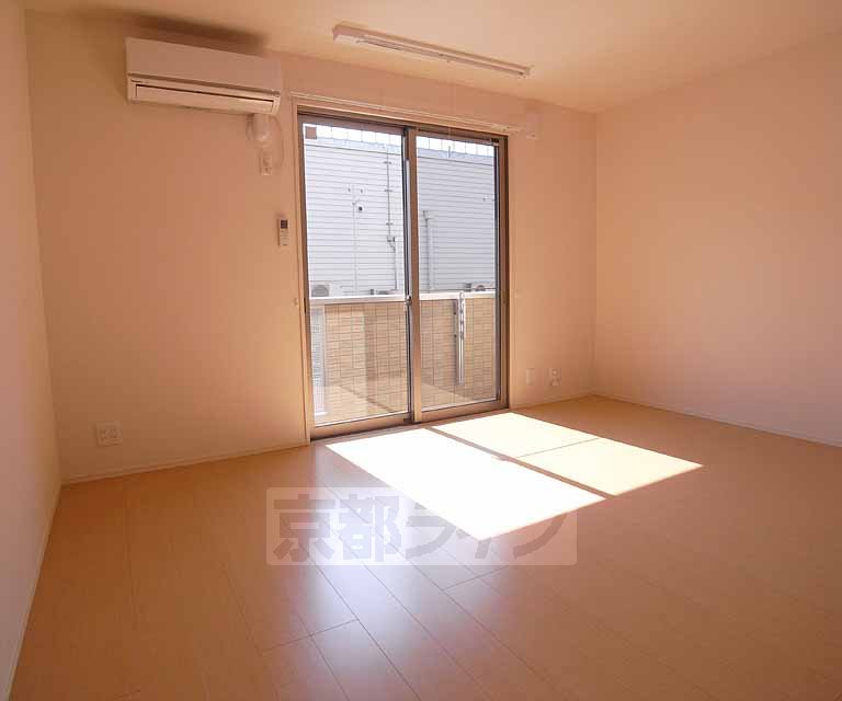 居室・リビング　日当たりがいいですね。