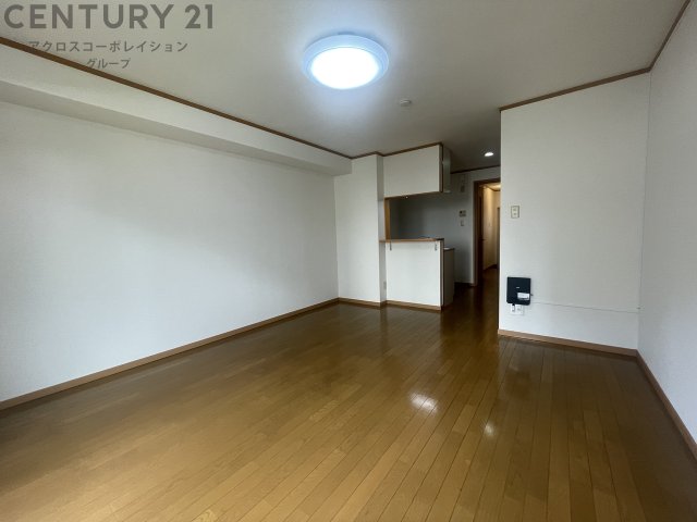 居室・リビング　エアコン付きで快適に過ごせます♪