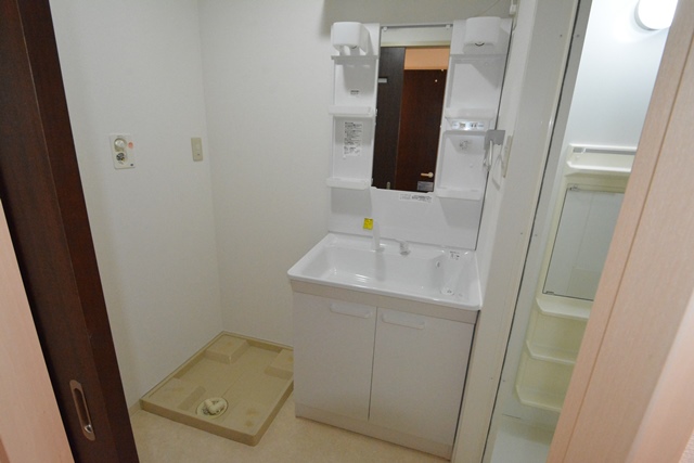 洗面設備　独立洗髪洗面化粧台付き！
