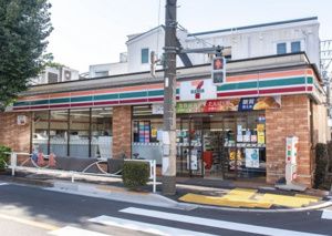 コンビニ　セブン-イレブン 上目黒５丁目店（コンビニ）まで138m