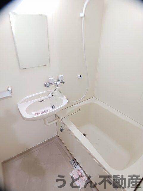 バス・シャワールーム　うどん県のお部屋探しはうどん不動産へ うどんちゃんとLINE