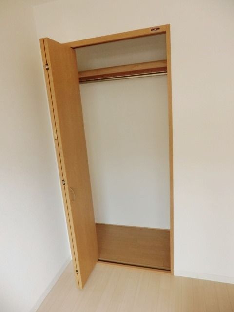 収納　クローゼット付き
