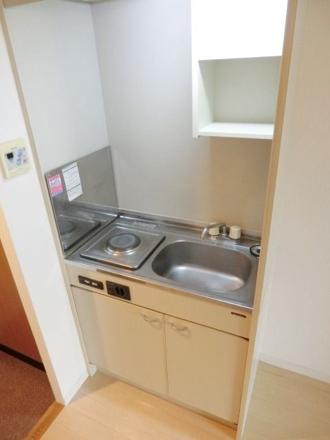 キッチン　電気コンロ1口付きです