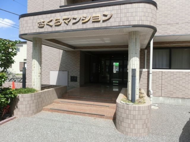 エントランス　お部屋へはこちらから