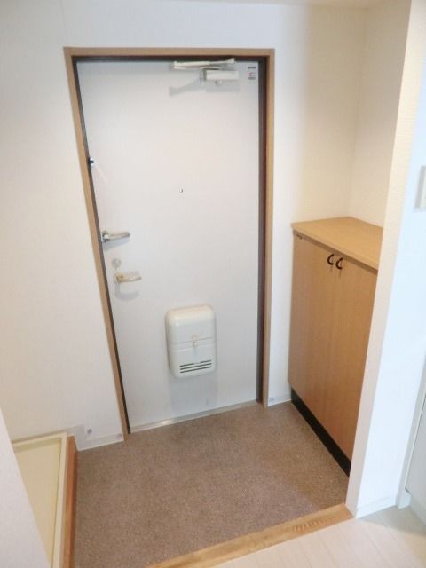 玄関　シューズボックス付きの玄関です