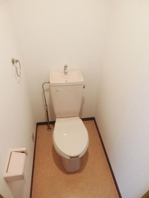トイレ　シンプルなトイレです