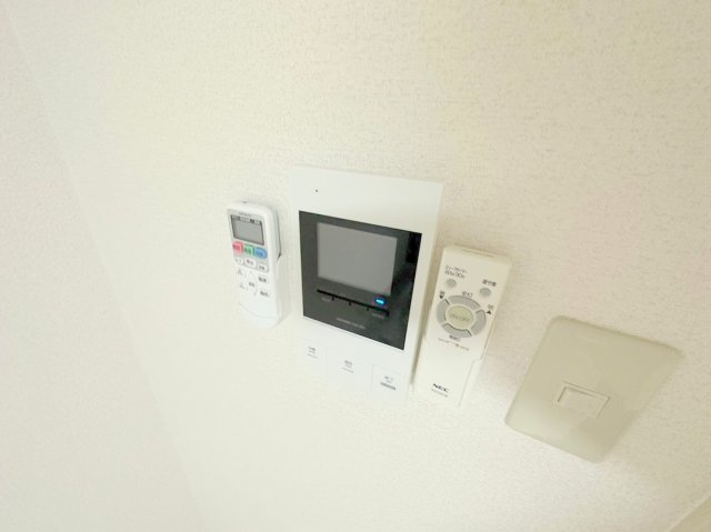 セキュリティ　TVモニターホンで来客が誰か確認してから開けて下さいね