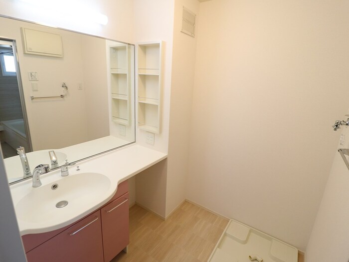 洗面設備　広い洗面スペース