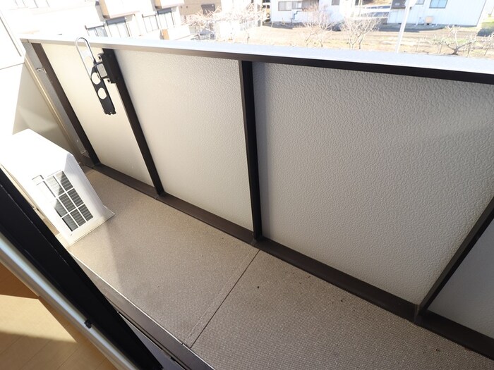 バルコニー　バルコニーからの眺めを楽しみながら食事をしませんか