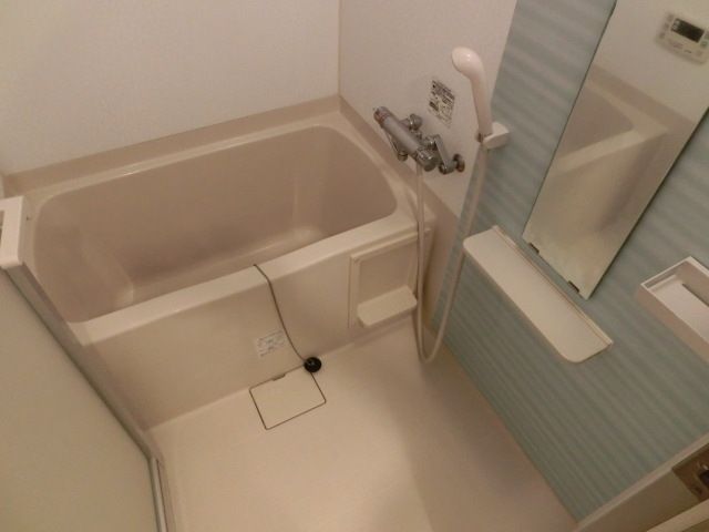 バス・シャワールーム　バスルーム