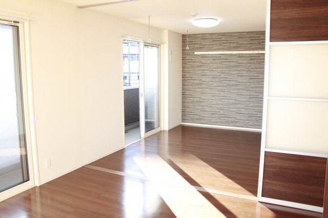 居室・リビング　別のお部屋の写真です。