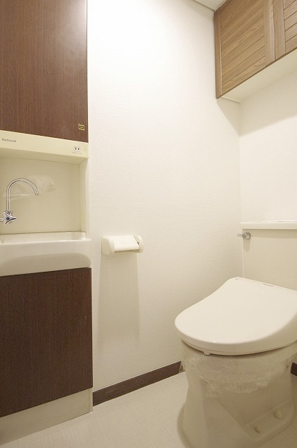 トイレ　トイレ（類似室内）